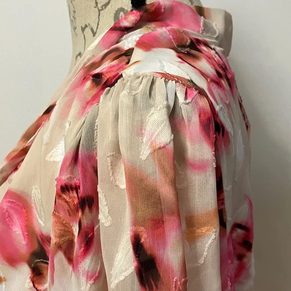 💐 Calvin Klein Tie-neck Blouse Sz XL in Cream/Pink Floral Motif - Picture 3 of 11